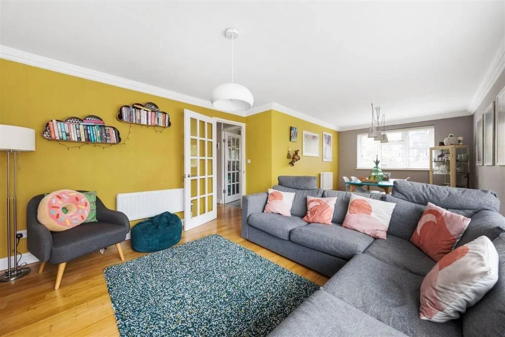 Flat Nagle Close in Greater London