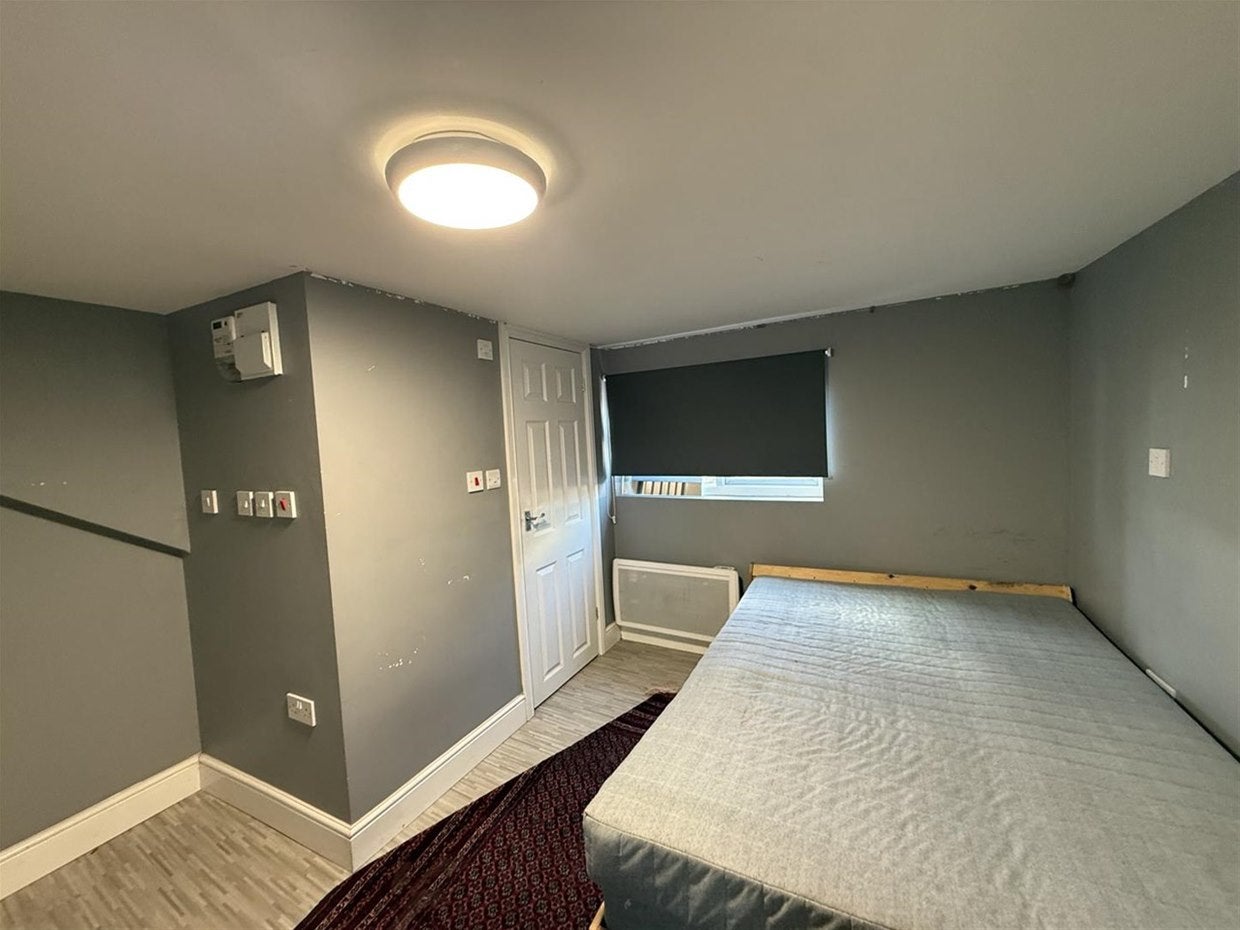 Room Hillside in Slough
