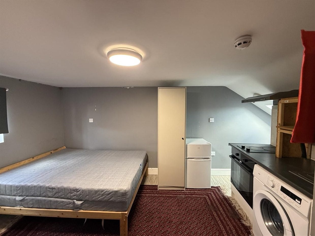 Room Hillside in Slough
