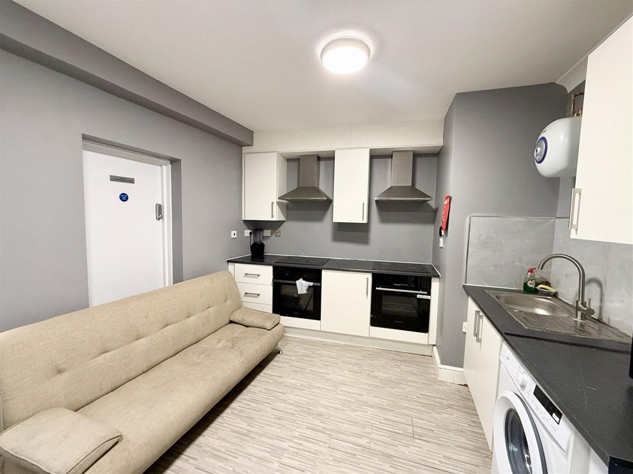 Room Hillside in Slough