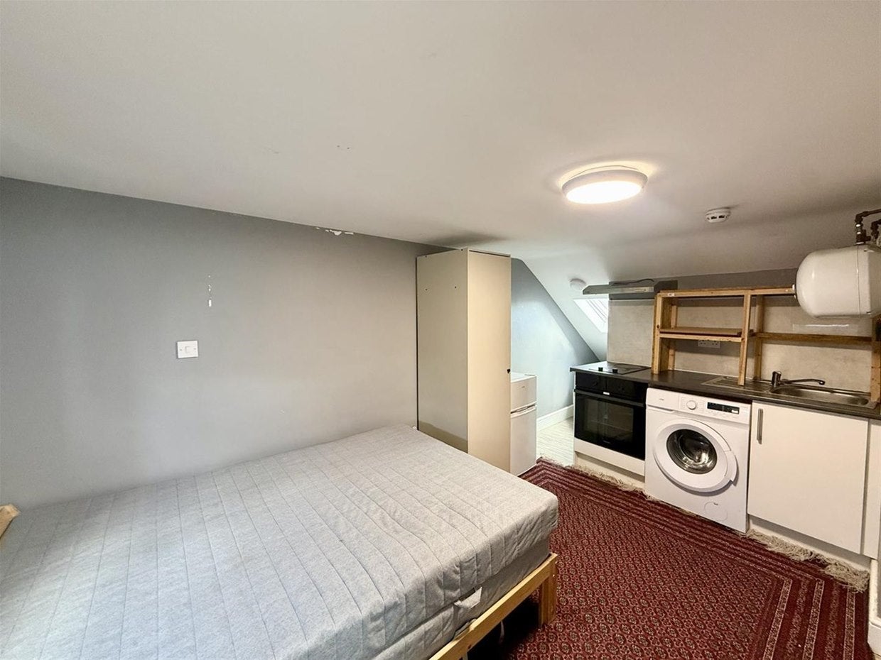 Room Hillside in Slough