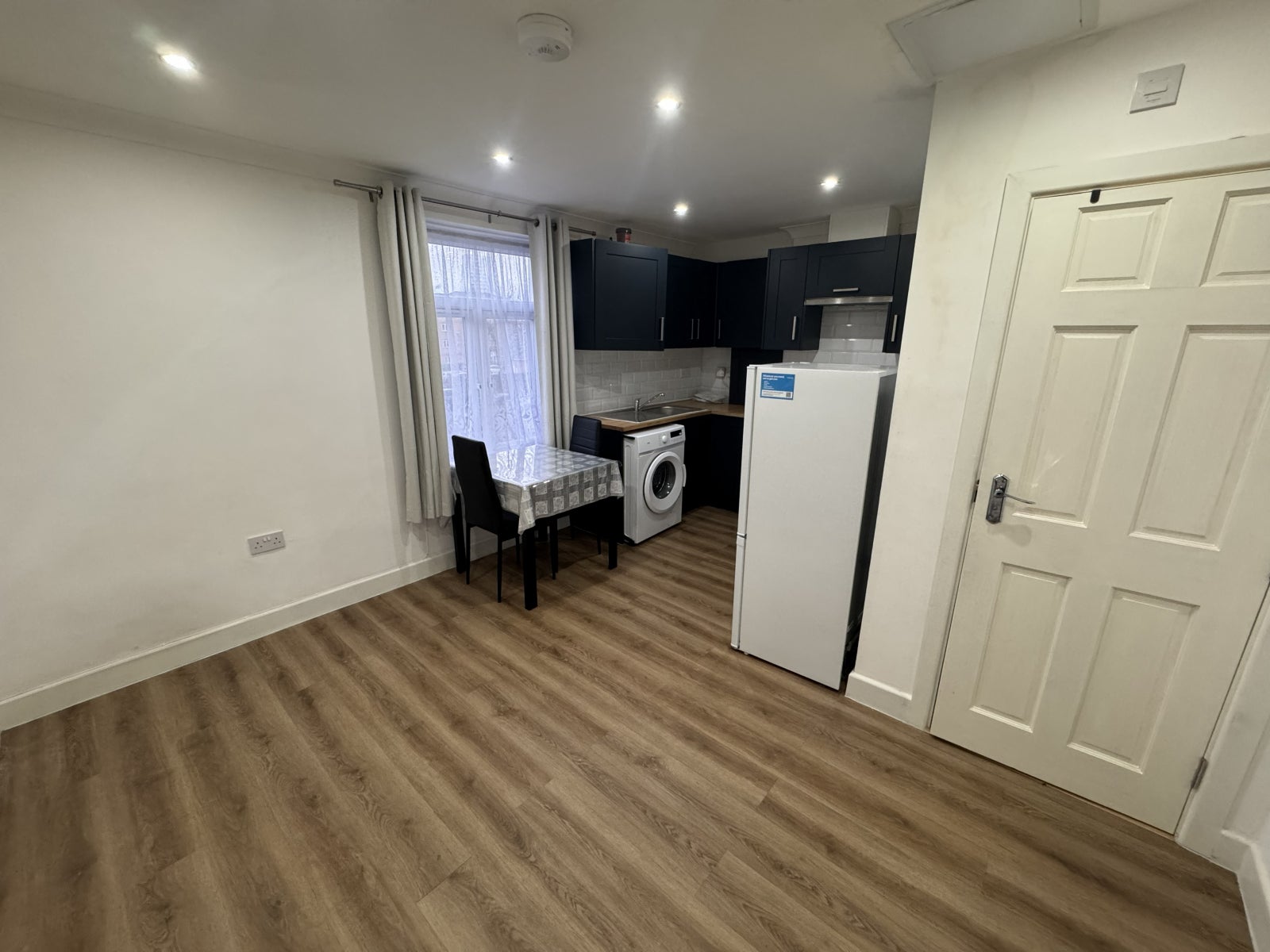 Flat Frances Street in Greater London