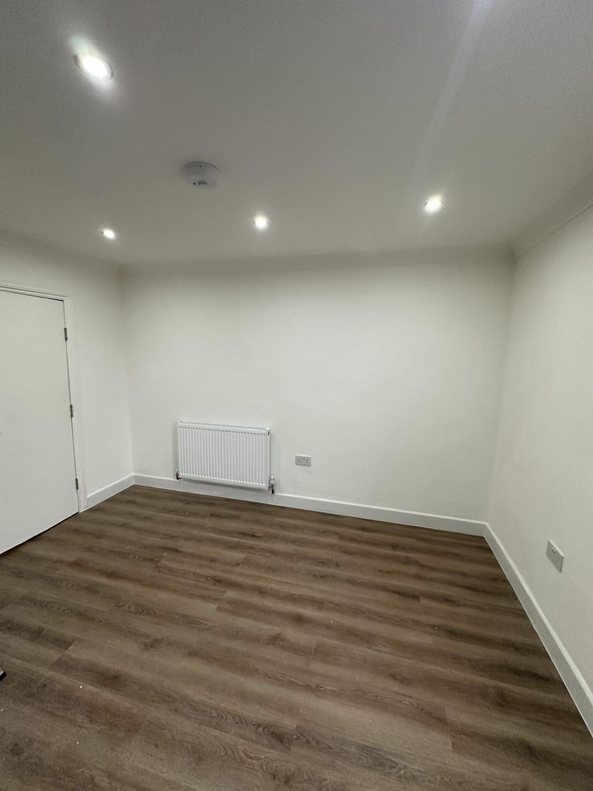 Flat Frances Street in Greater London