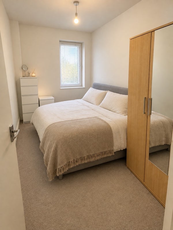 Room West Green Drive in Crawley