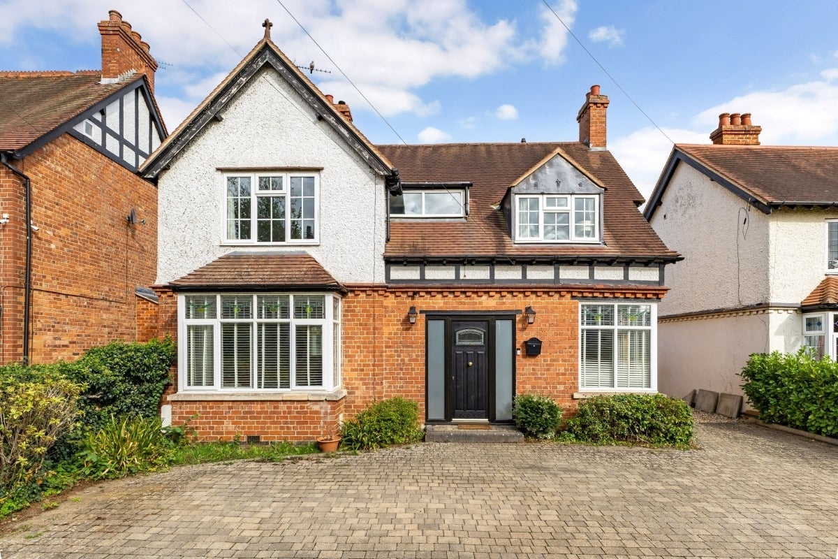 House Banbury Road in Cherwell District
