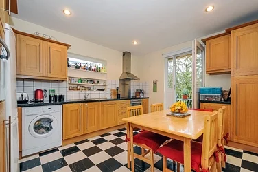 Flat Woodland Gardens in Greater London