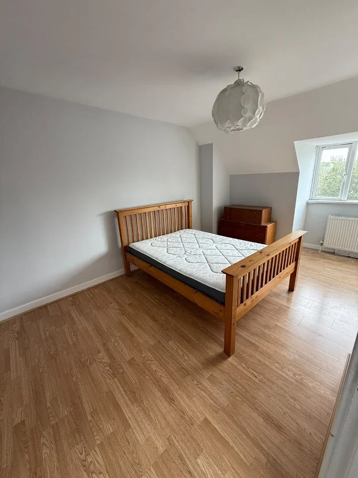 House Falloden Way in Greater London