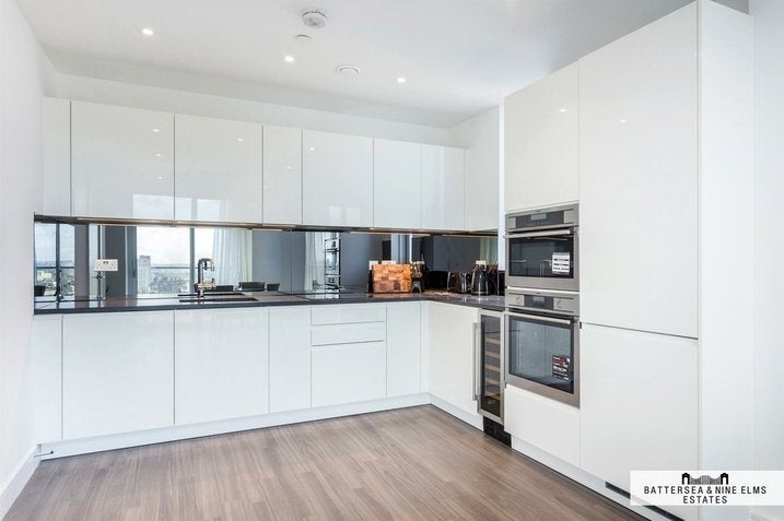 Flat Hebden Place in Greater London