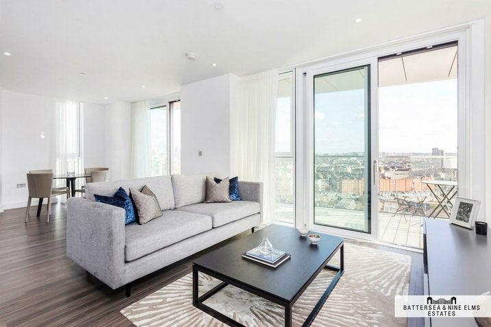 Flat Hebden Place in Greater London