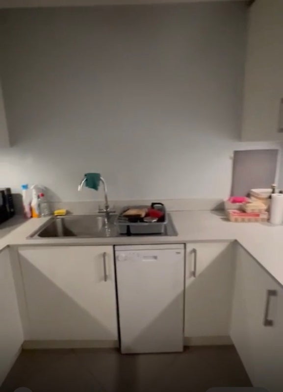 Room Western Avenue in Greater London