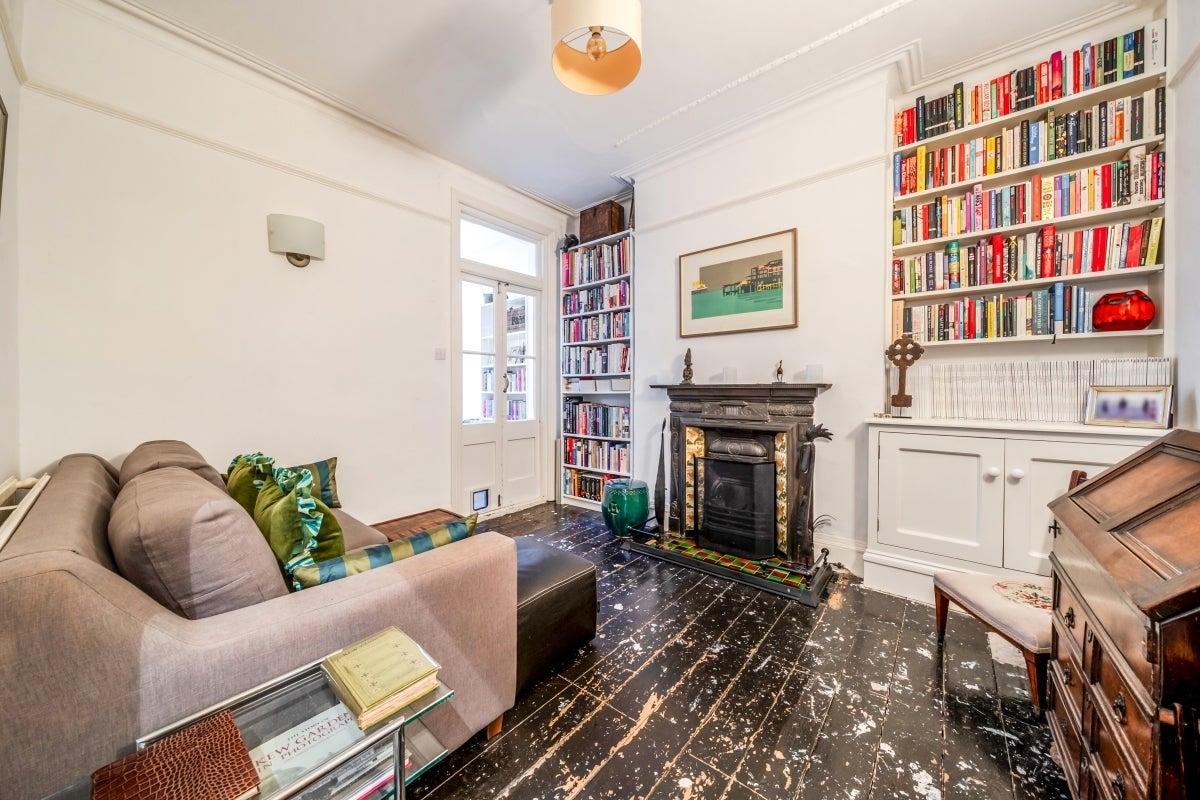 House Rusthall Avenue in Greater London