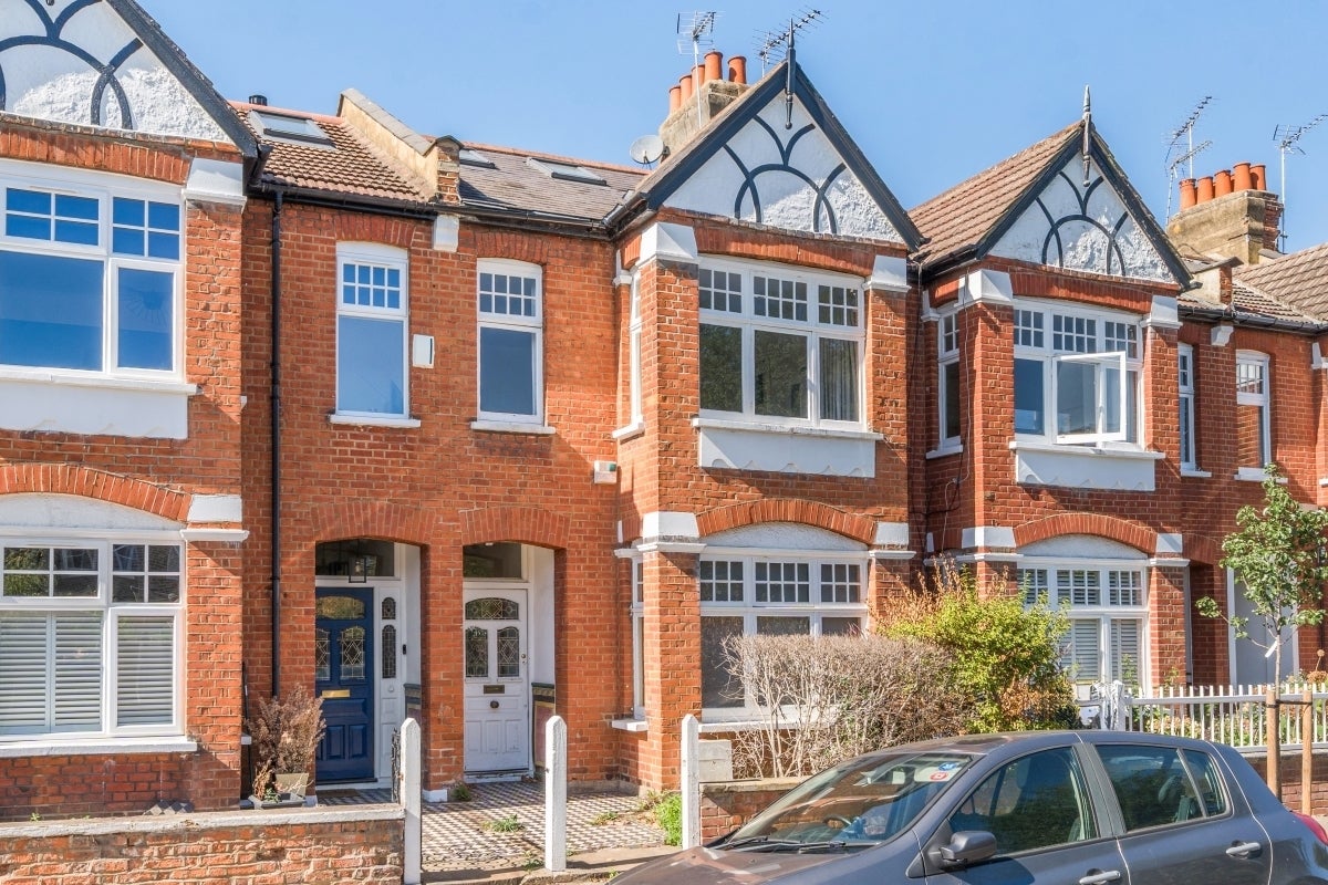 House Rusthall Avenue in Greater London