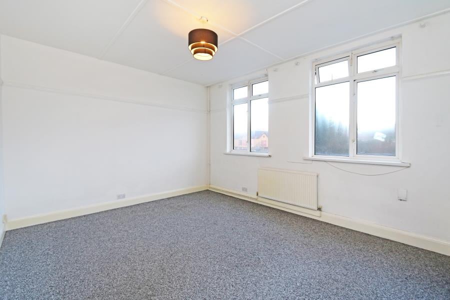 Flat Castle Parade in Epsom and Ewell