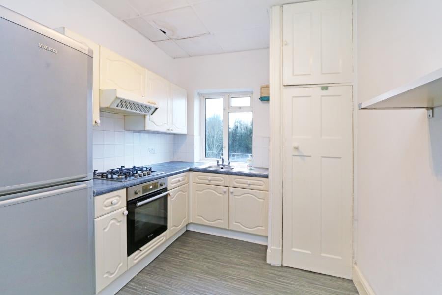 Flat Castle Parade in Epsom and Ewell