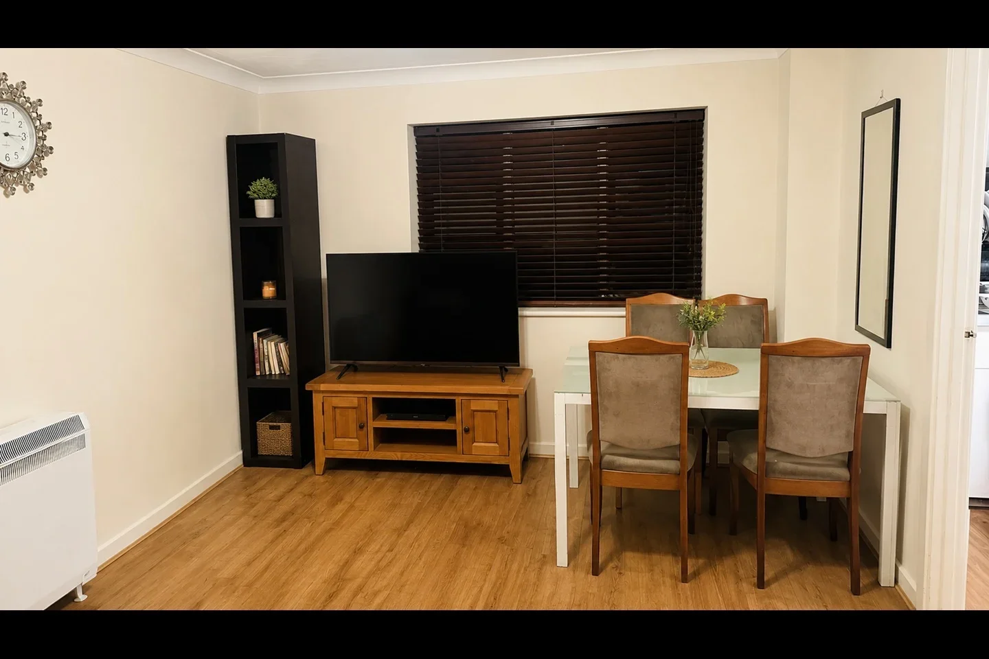 Room Crown Mews in Greater London