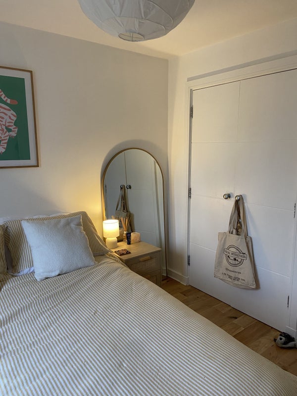 Flat Fairfield Road in Greater London