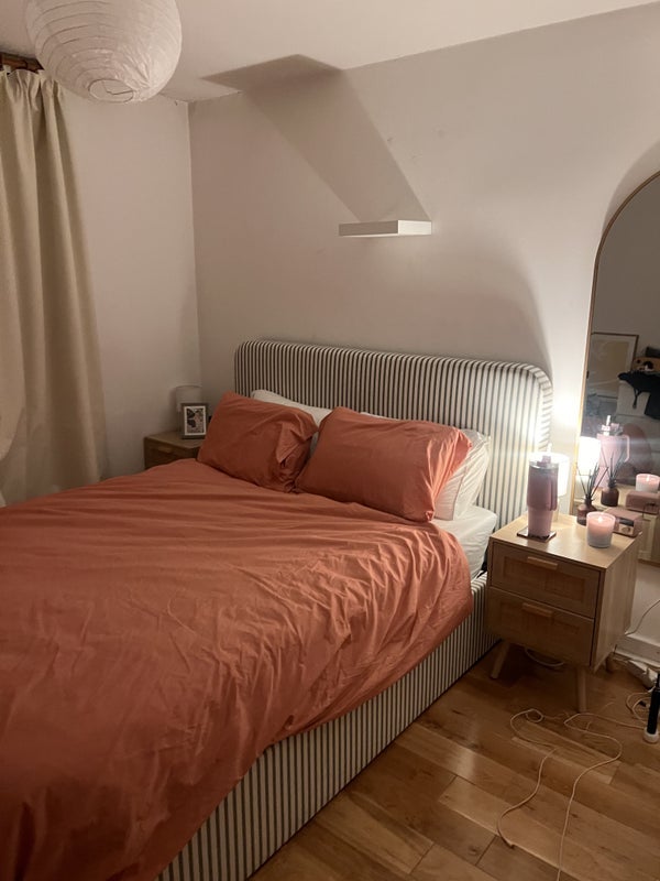Flat Fairfield Road in Greater London