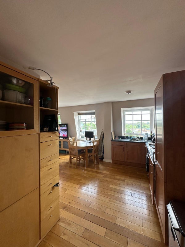 Room Stoke Newington High Street in Greater London