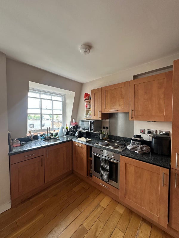 Room Stoke Newington High Street in Greater London