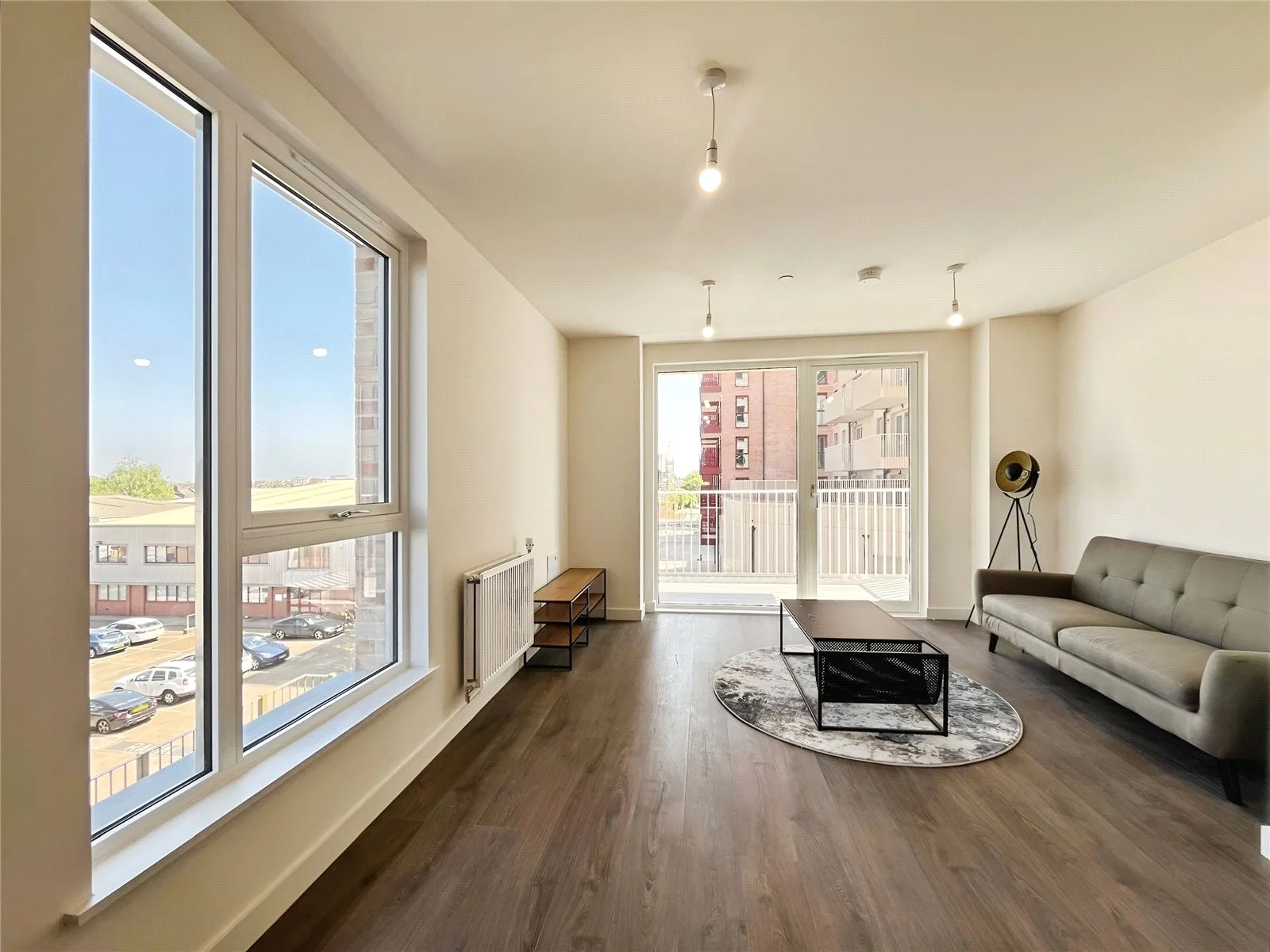 Flat Barratt Way in Greater London