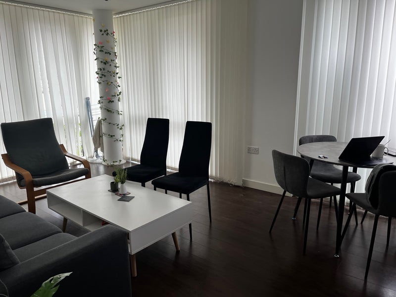 Room Devan Grove in Greater London