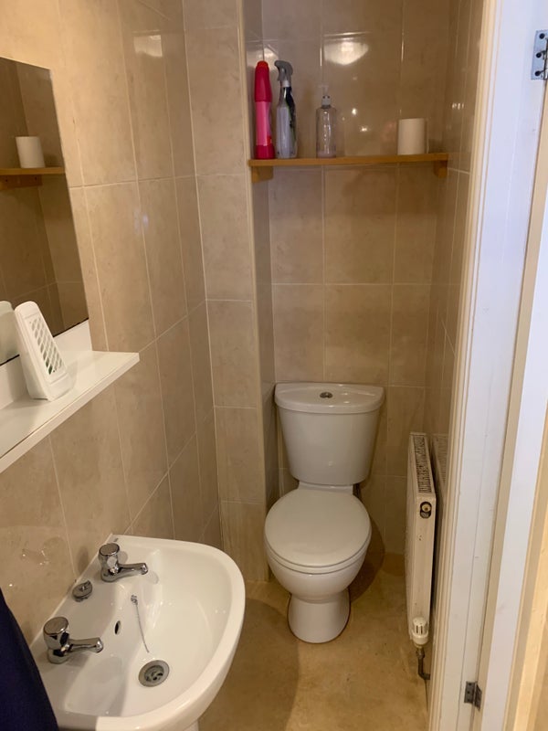 Room Greenfoot Lane in Barnsley