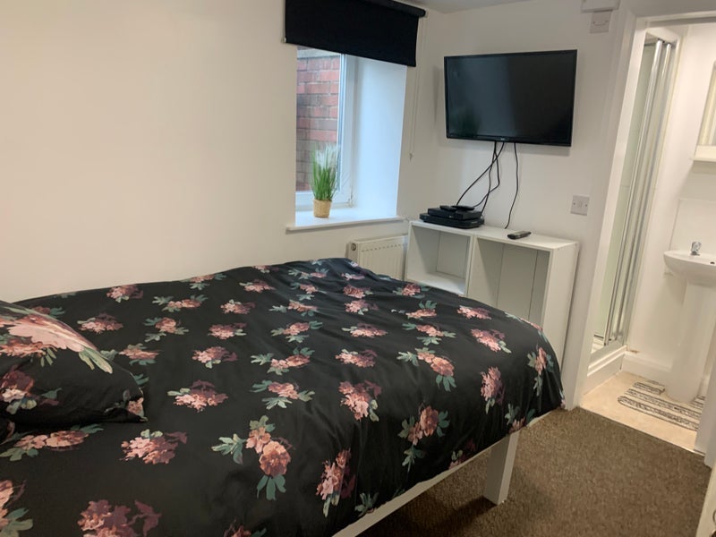 Room Greenfoot Lane in Barnsley