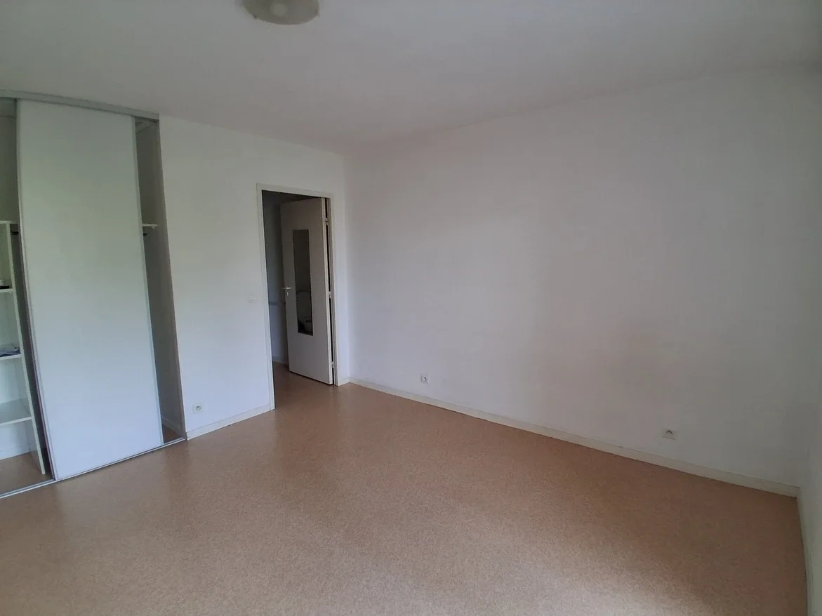Flat Avenue Georges Clemenceau in Talence