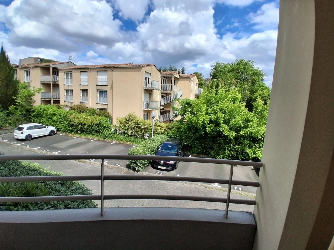 Flat Avenue Georges Clemenceau in Talence