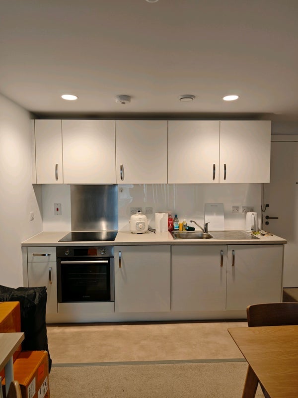 Flat Dearmans Place in Salford