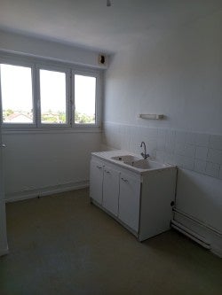Appartement Place Robert Marcelpoil à Ambérieu-en-Bugey