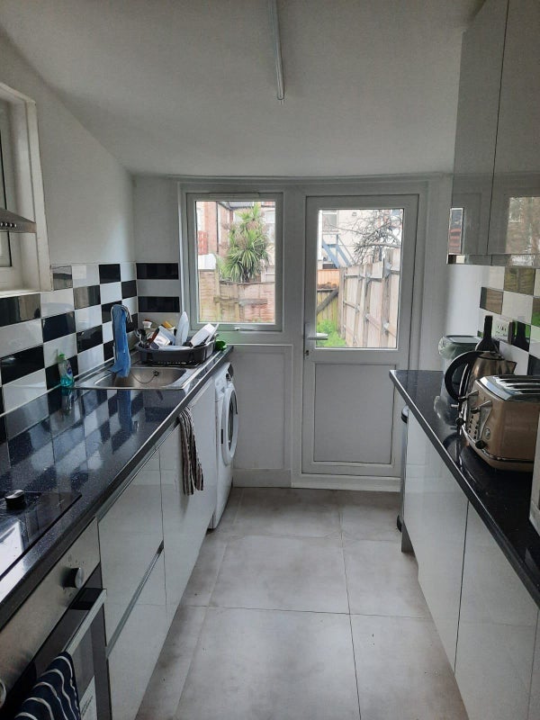 Room College Road in Greater London