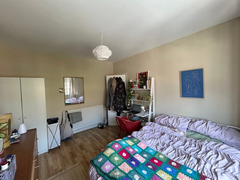 Room College Road in Greater London