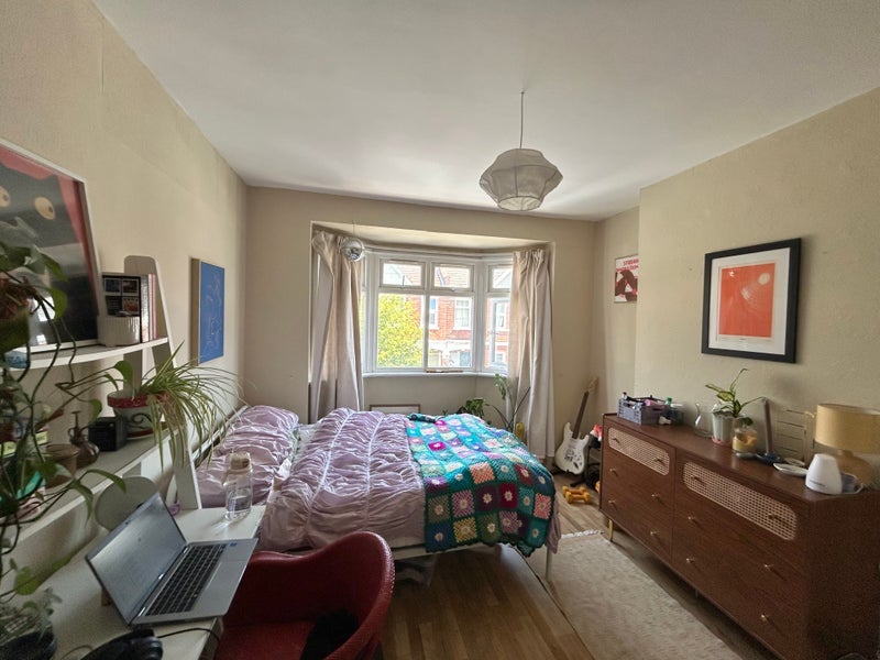 Room College Road in Greater London