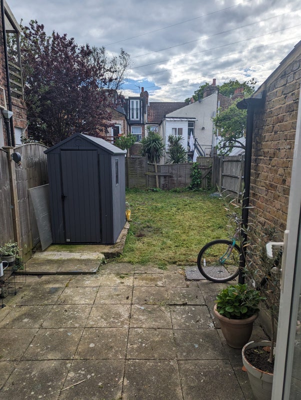 Room College Road in Greater London