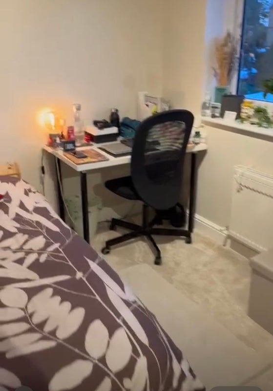 Room Heathfield Drive in Greater London