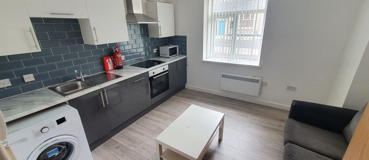 Flat Cathays Terrace in Cardiff