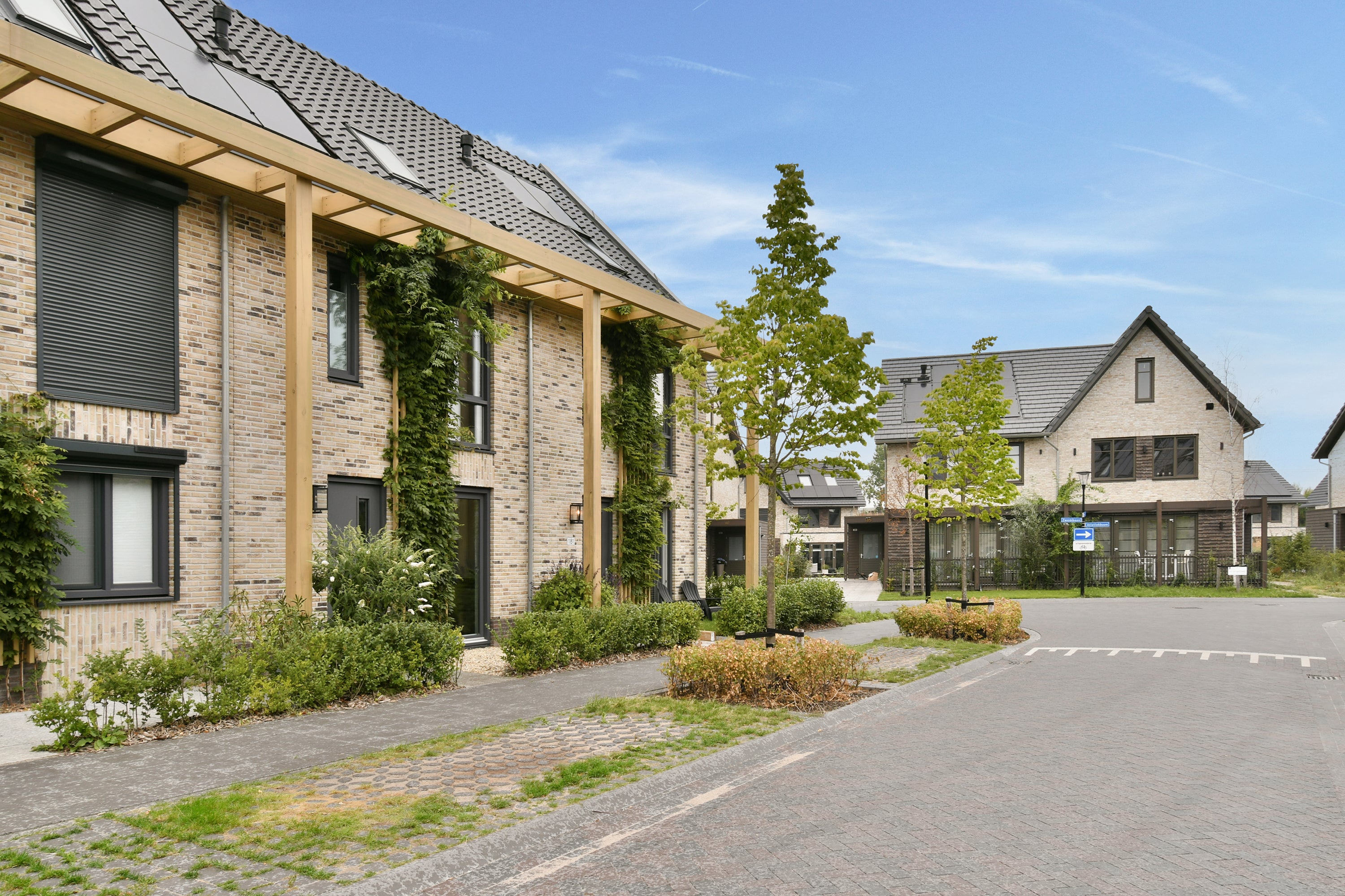 Tussenwoning te koop: Zwembaan 179, Vlaardingen