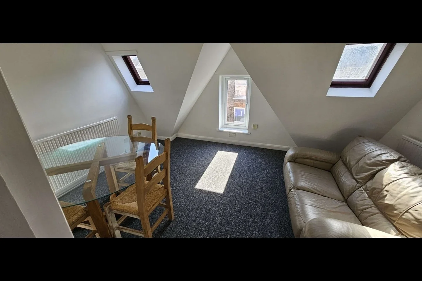 Room Wellington Street in Luton