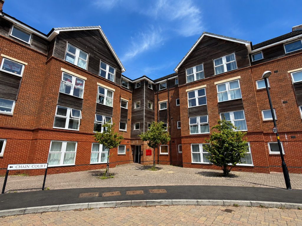 Flat Celsus Grove in Swindon