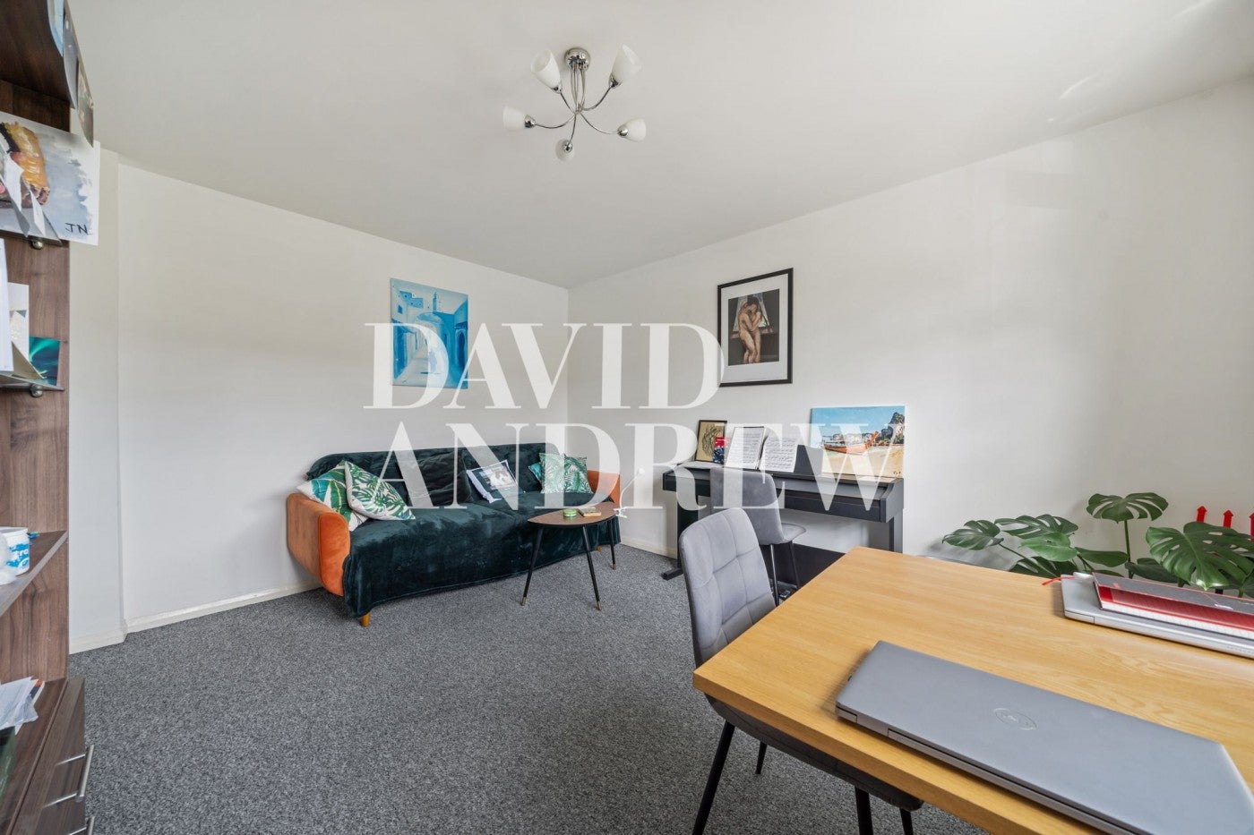 Flat Trinder Road in Greater London