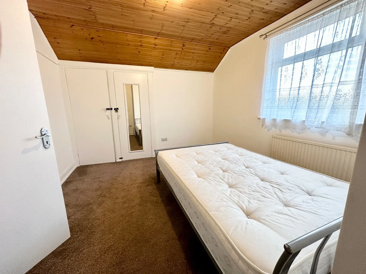 Room Broadlands Road in Greater London