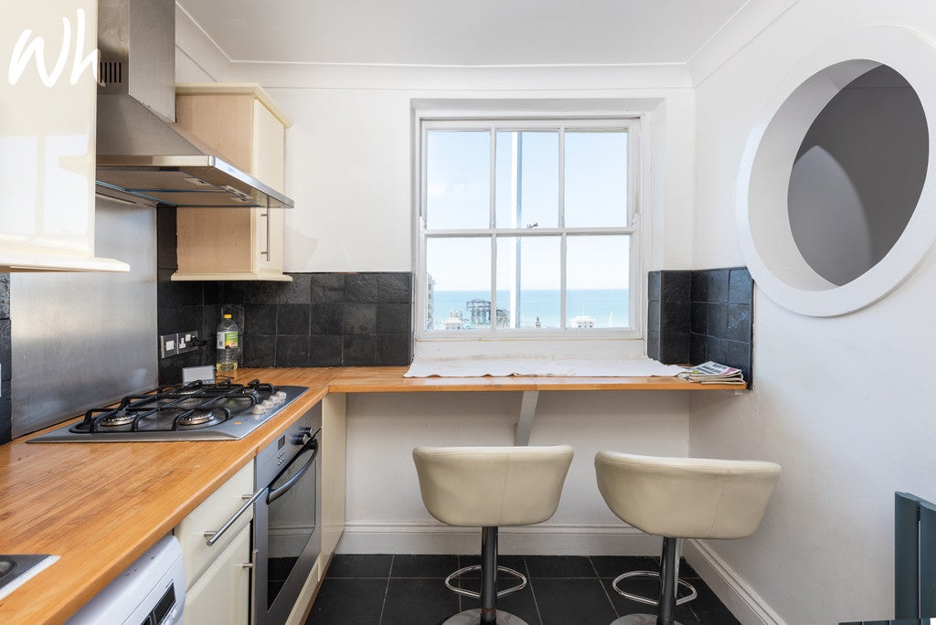 Flat Regency Square in Brighton