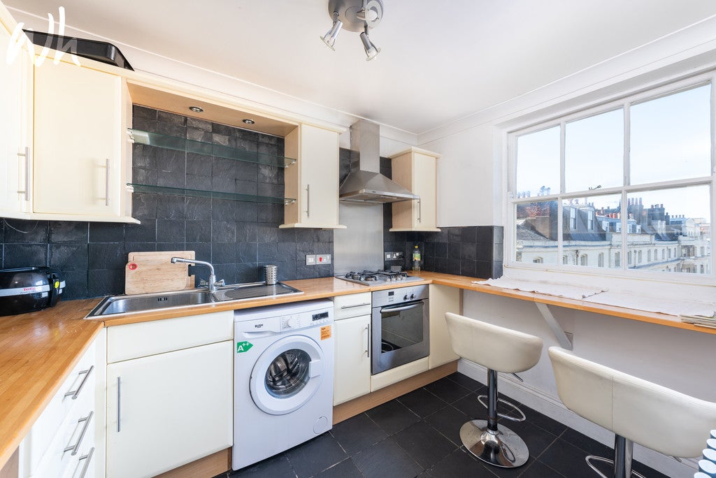 Flat Regency Square in Brighton