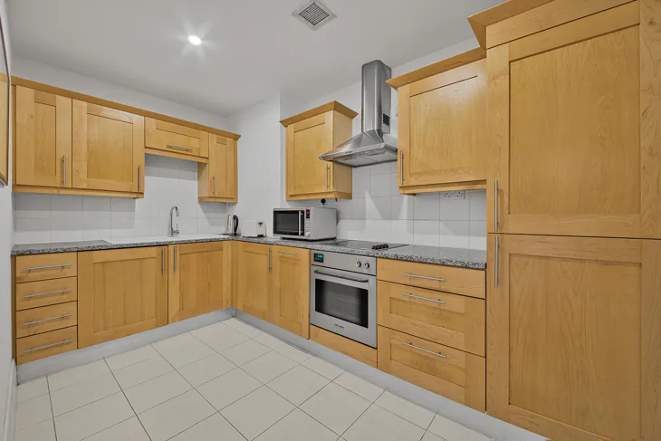 Flat Belvedere Road in Greater London