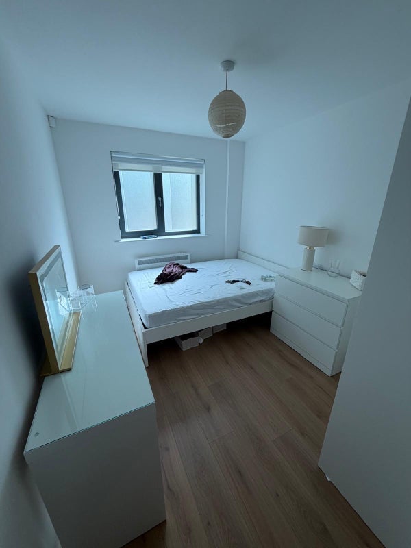 Room Chapter Way in Greater London
