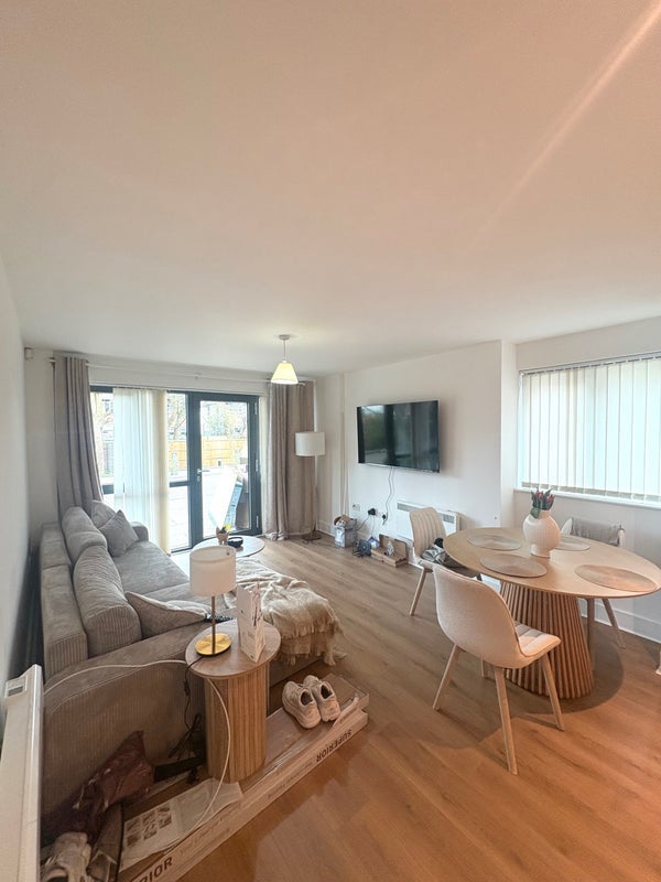 Room Chapter Way in Greater London