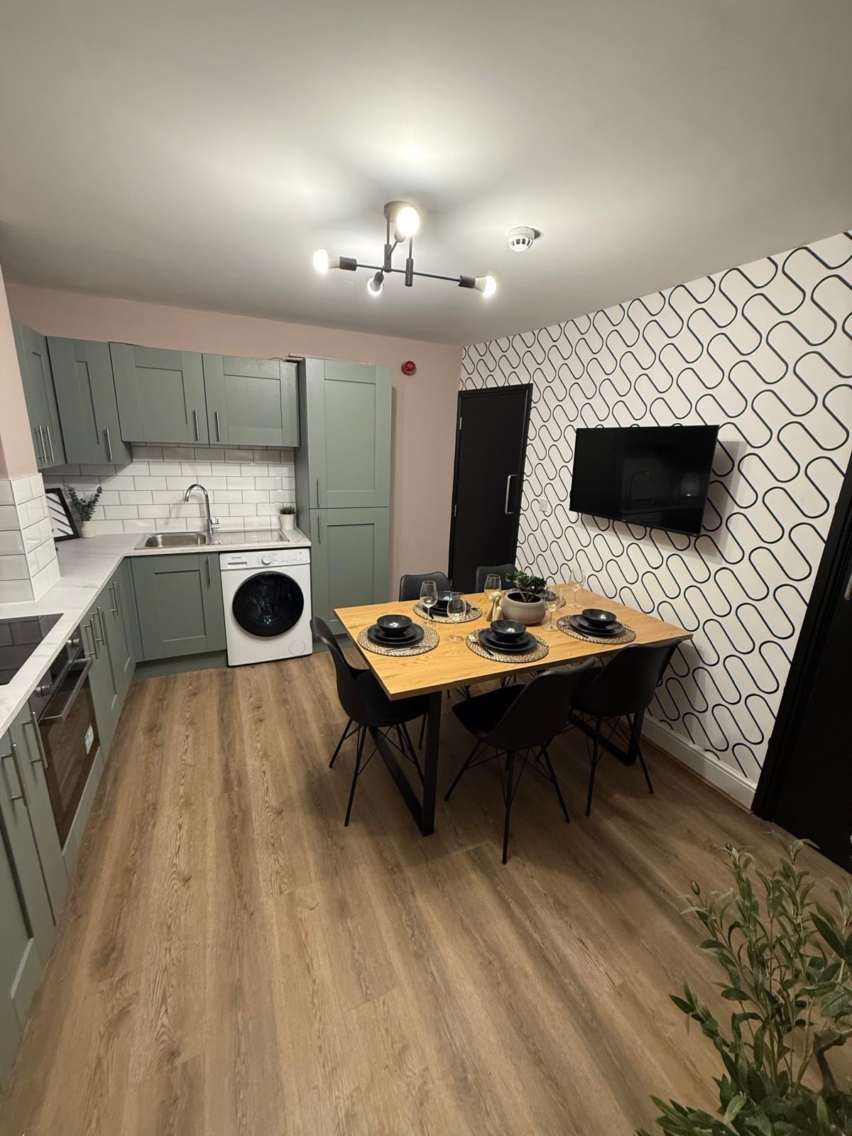 Room Orford Avenue in Warrington