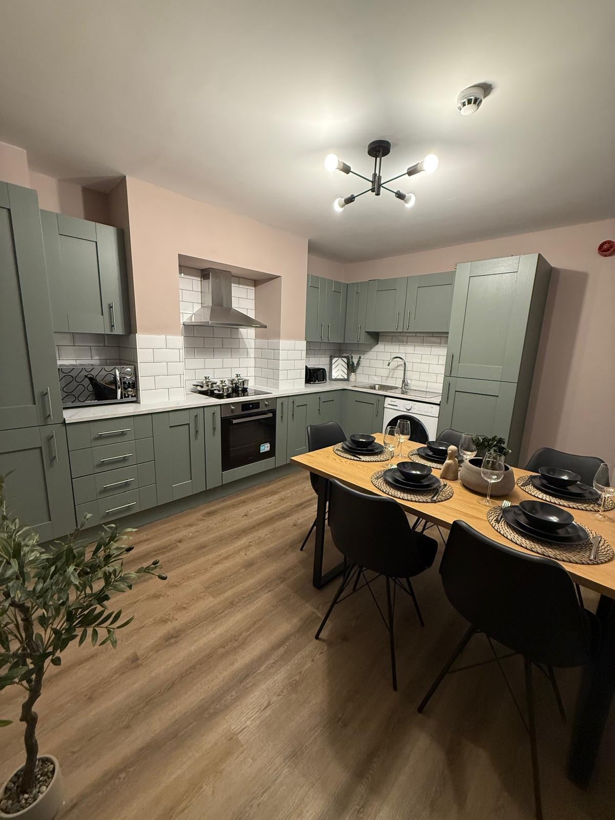Room Orford Avenue in Warrington