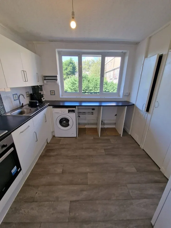 Flat Lordship Road in Greater London